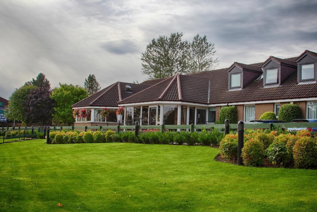 Strathburn Hotel Inverurie By Compass Hospitality Eksteriør billede
